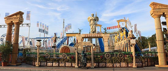 Wildwasserbahn Poseidon - Im Reich der Götter Neu auf dem Oktoberfest 2019 (©Foto: Martin Schmtz)
